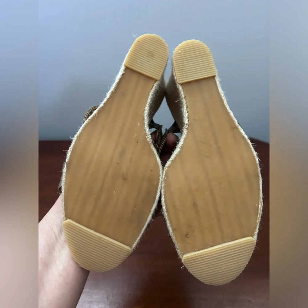 Ellen Tracy Bronze Metallic Espadrille Wedge Sandals